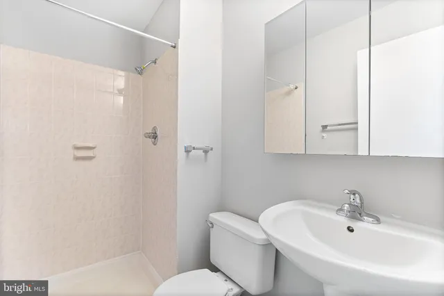 $2,999 | 9902 Longford Court, Vienna, VA 22181