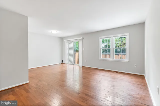 $2,999 | 9902 Longford Court, Vienna, VA 22181