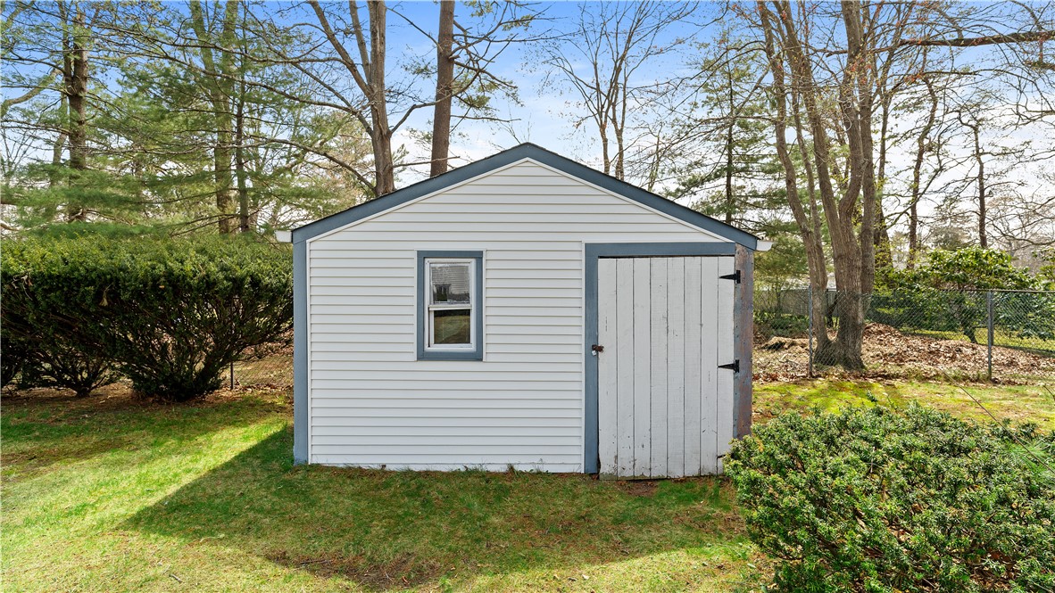 71 Evergreen Road North Kingstown, RI 02852 - Photo 45 of 50 Gallery Image 45