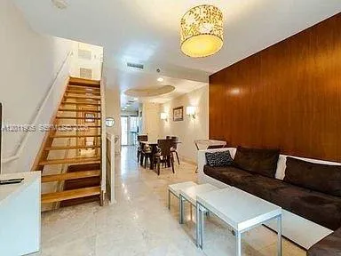 $4,300 | 208 Washington Avenue, Unit 11, Miami Beach, FL 33139