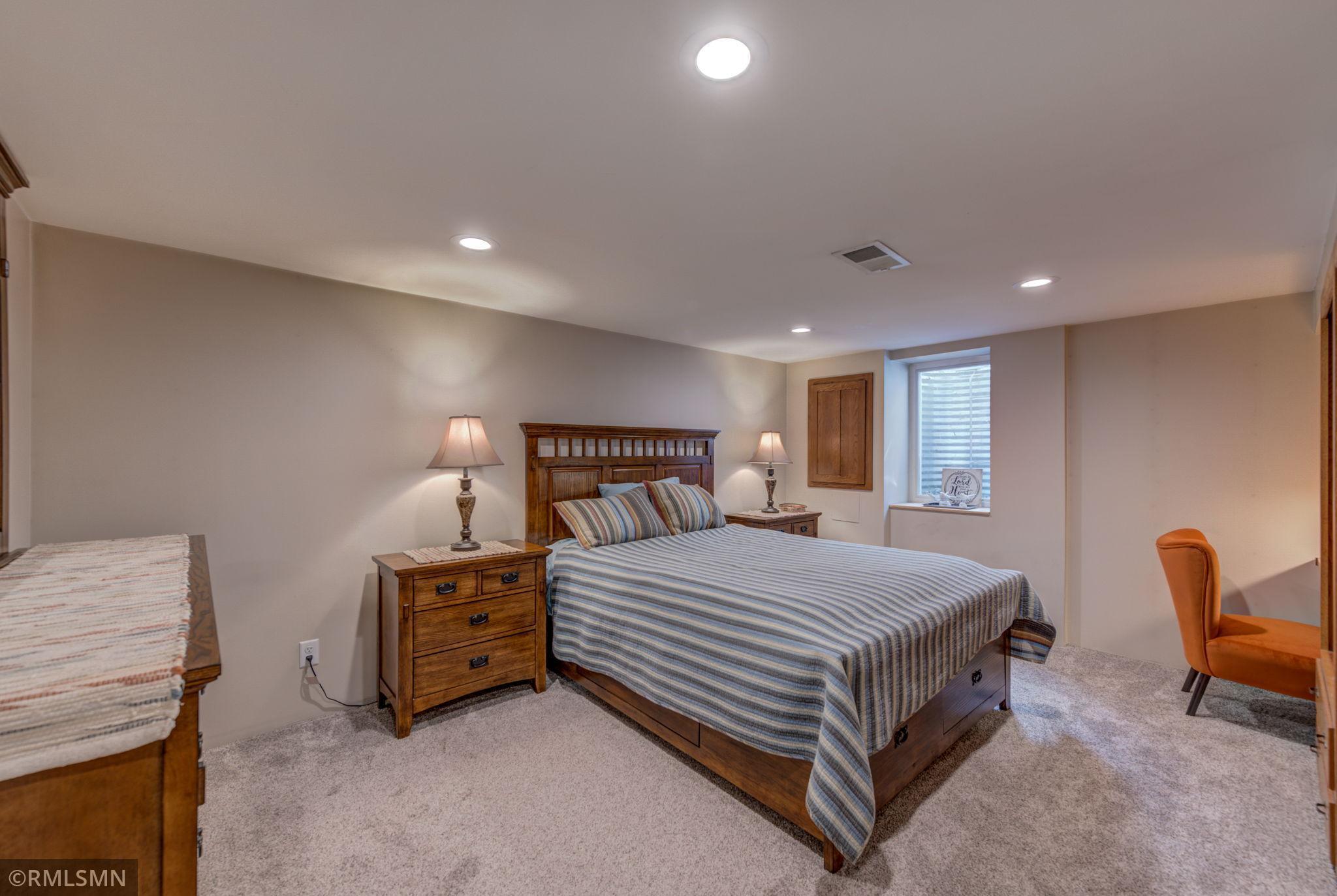 2111 Prosperity Road Maplewood, MN 55109 - Photo 19 of 30