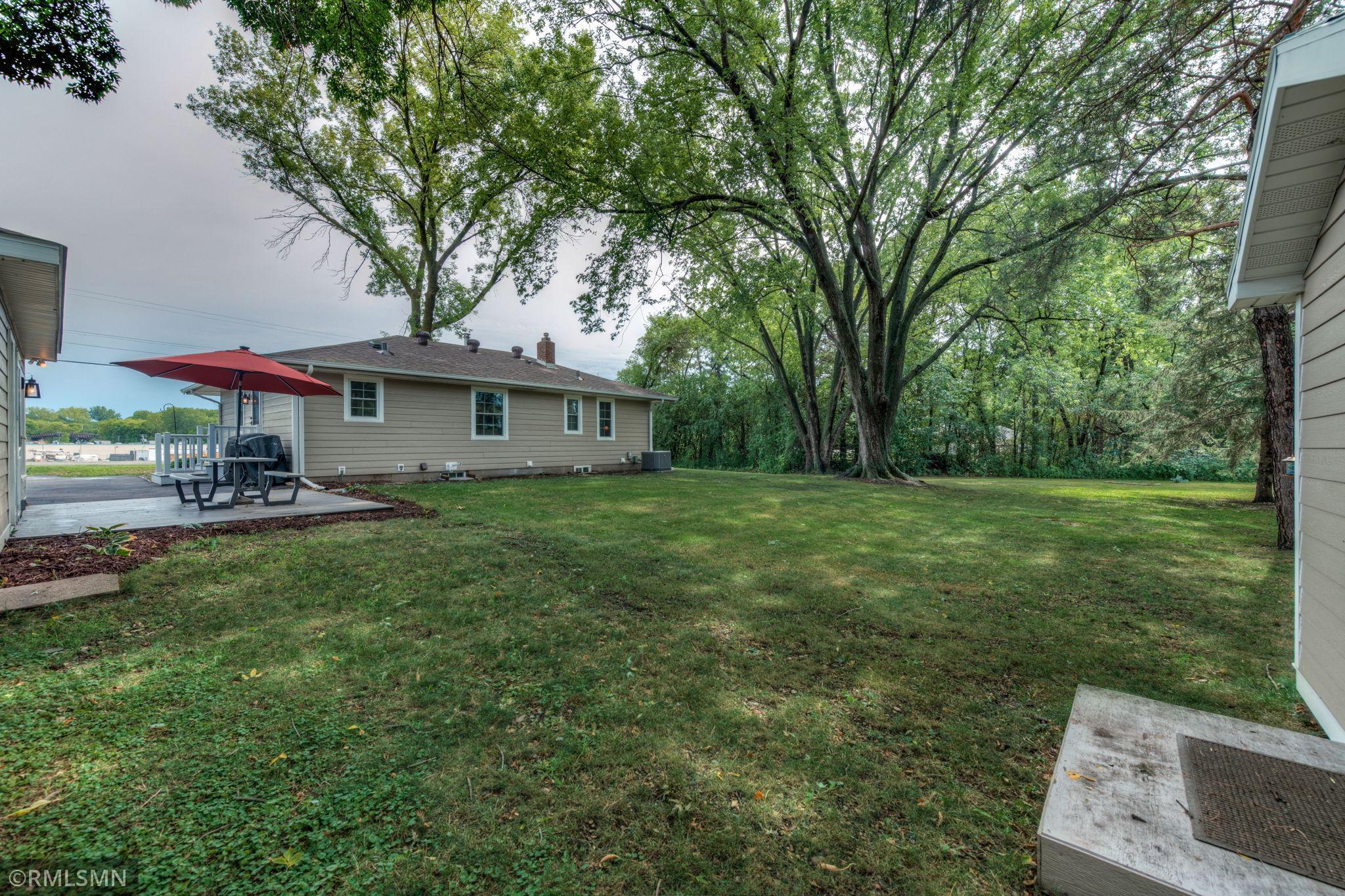 2111 Prosperity Road Maplewood, MN 55109 - Photo 25 of 30