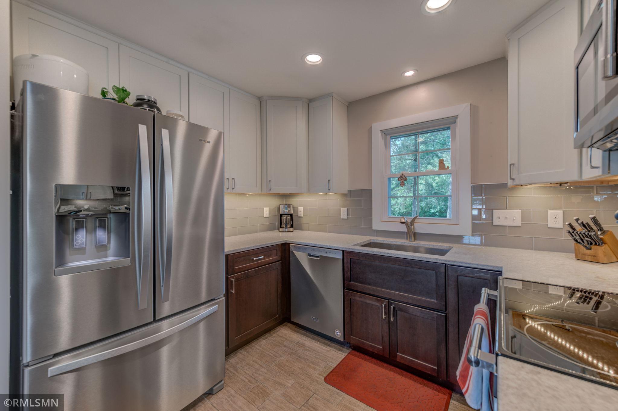 2111 Prosperity Road Maplewood, MN 55109 - Photo 10 of 30
