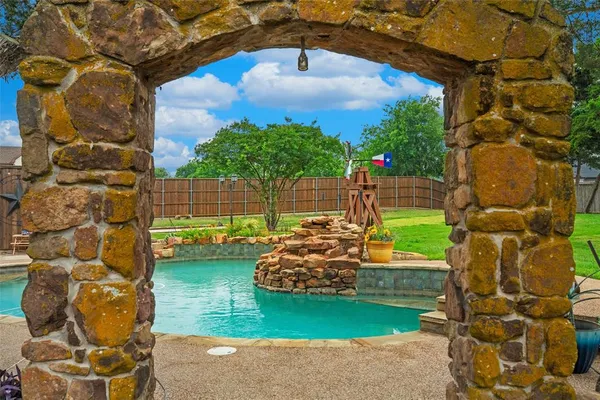 $620,000 | 1561 St Andrews Drive, Red Oak, TX 75154