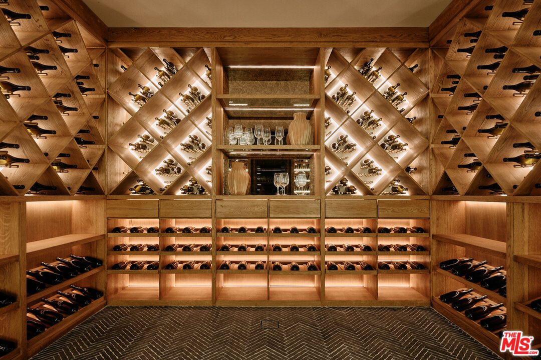 401 North Tigertail Road Los Angeles, CA 90049 - Photo 30 of 41 view of a room with gym equipment