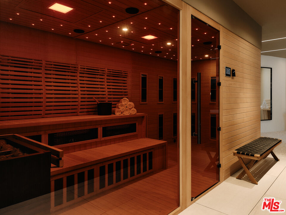 401 North Tigertail Road Los Angeles, CA 90049 - Photo 37 of 41