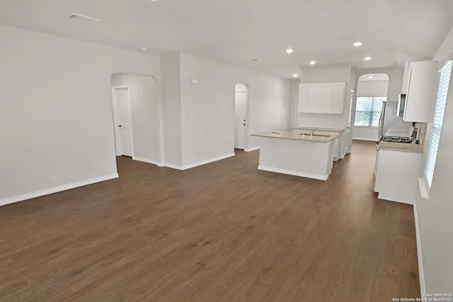 $2,200 | 183 Ringed Plover, San Antonio, TX 78253