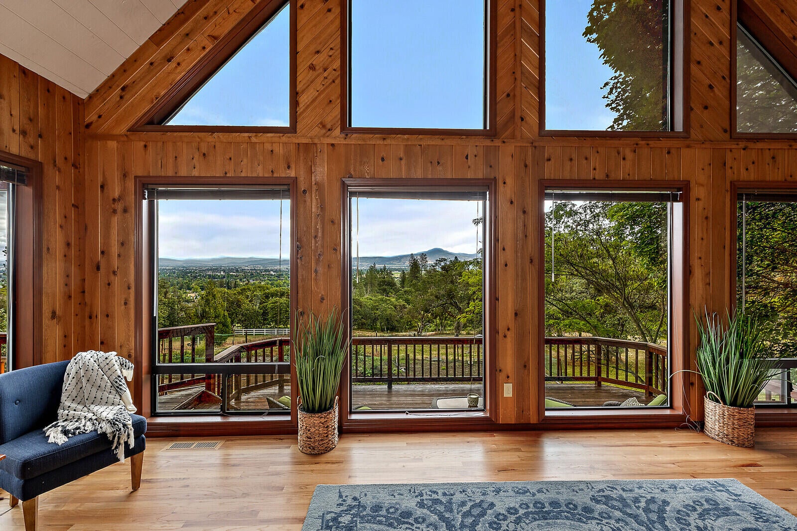 3181 Old Stage Road Central Point, OR 97502 - Photo 12 of 78 53_OS_53_mls