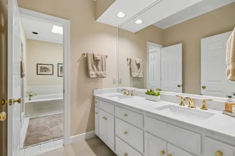 $780,000 | 3737 West End Avenue, Unit 305, Nashville, TN 37205