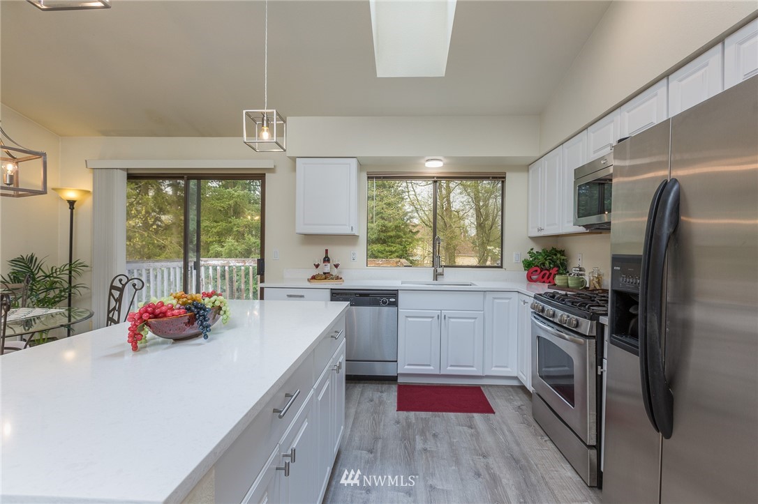 19613 138th Avenue Southeast Renton, WA 98058 - Photo 12 of 22