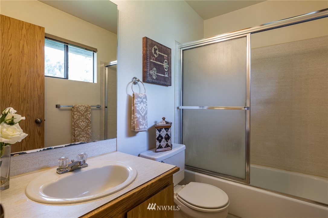 19613 138th Avenue Southeast Renton, WA 98058 - Photo 16 of 22