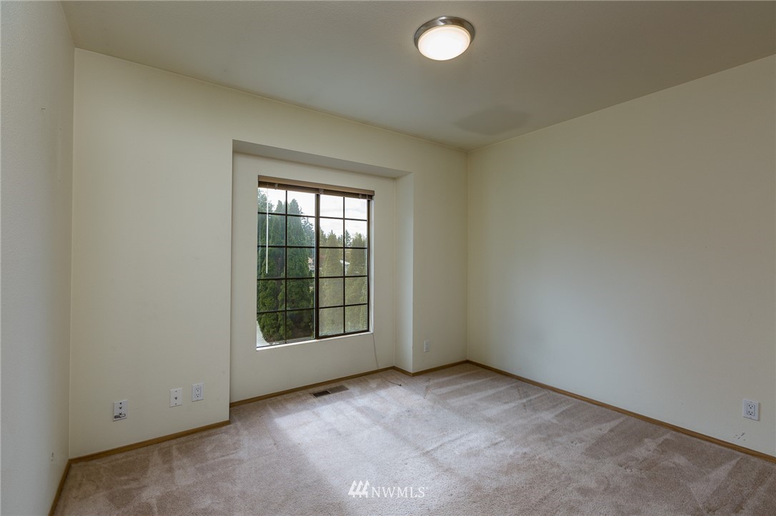 19613 138th Avenue Southeast Renton, WA 98058 - Photo 17 of 22