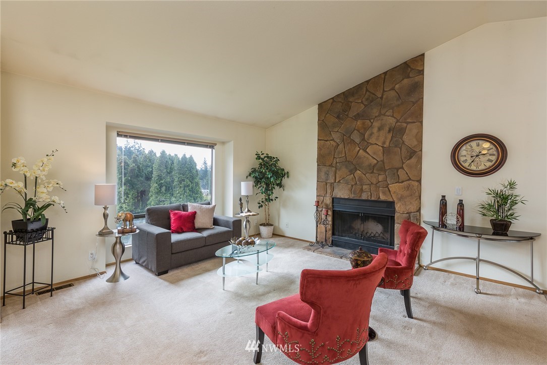 19613 138th Avenue Southeast Renton, WA 98058 - Photo 9 of 22