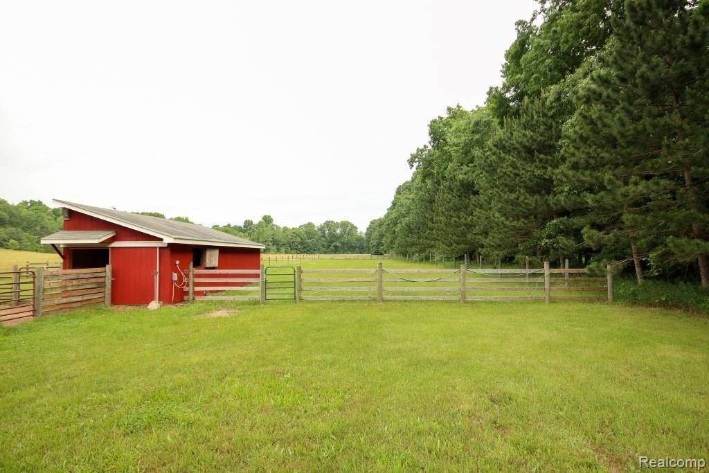 1205 Darwin Road Pinckney, MI 48169 - Photo 57 of 65 IMG_3127 (Custom) - Copy.jpg