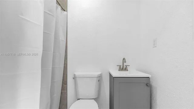 $1,500 | King Court, Miami, FL 33173