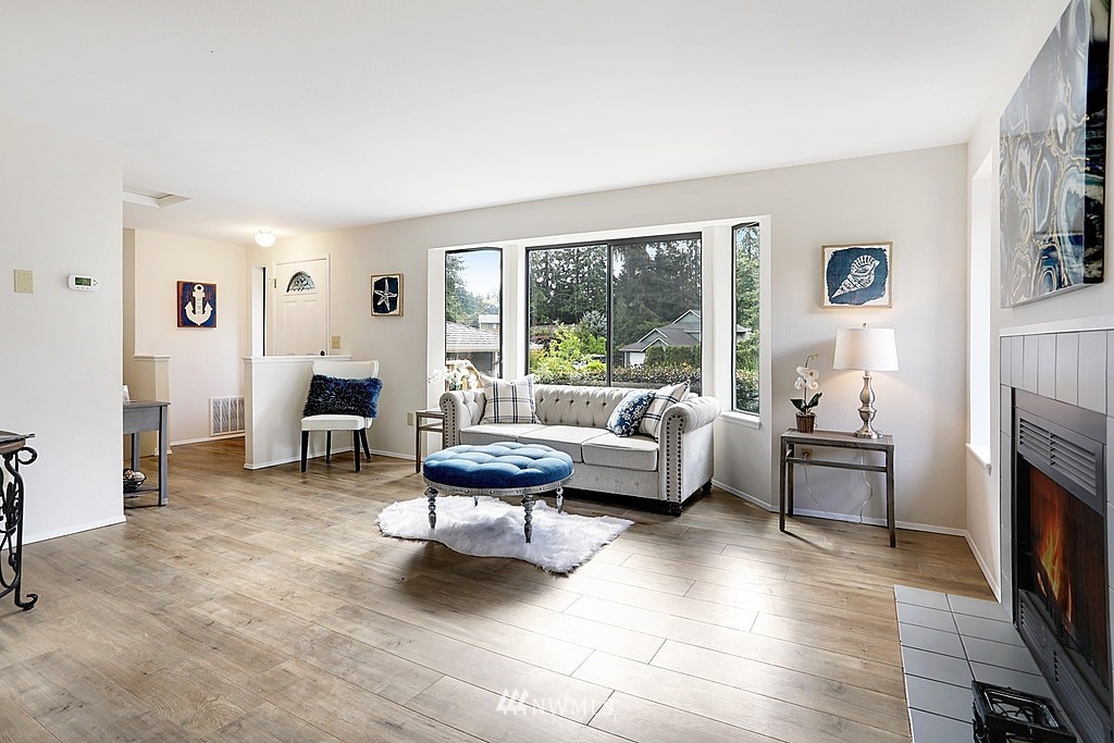 17323 18th Avenue Southeast Bothell, WA 98012 - Photo 3 of 16