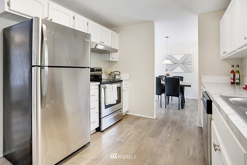 17323 18th Avenue Southeast Bothell, WA 98012 - Photo 6 of 16