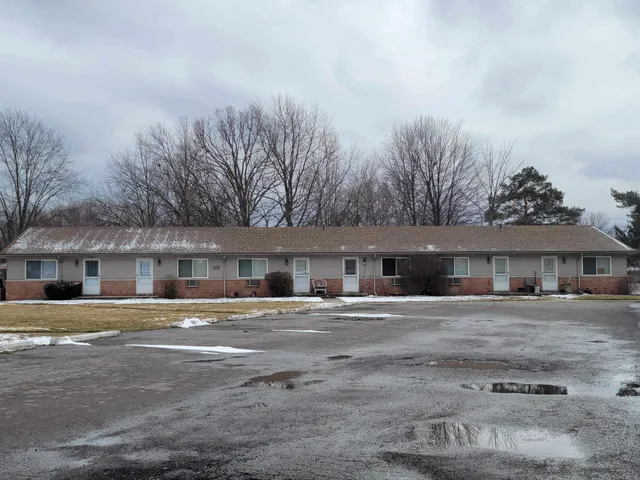 $900 | 22700 Stair Street, Unit 3, Clinton Township, MI 48036