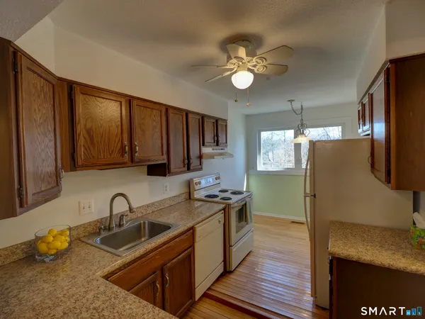 $349,000 | 412 Pilgrims Harbor, Unit 412, Wallingford, CT 06492