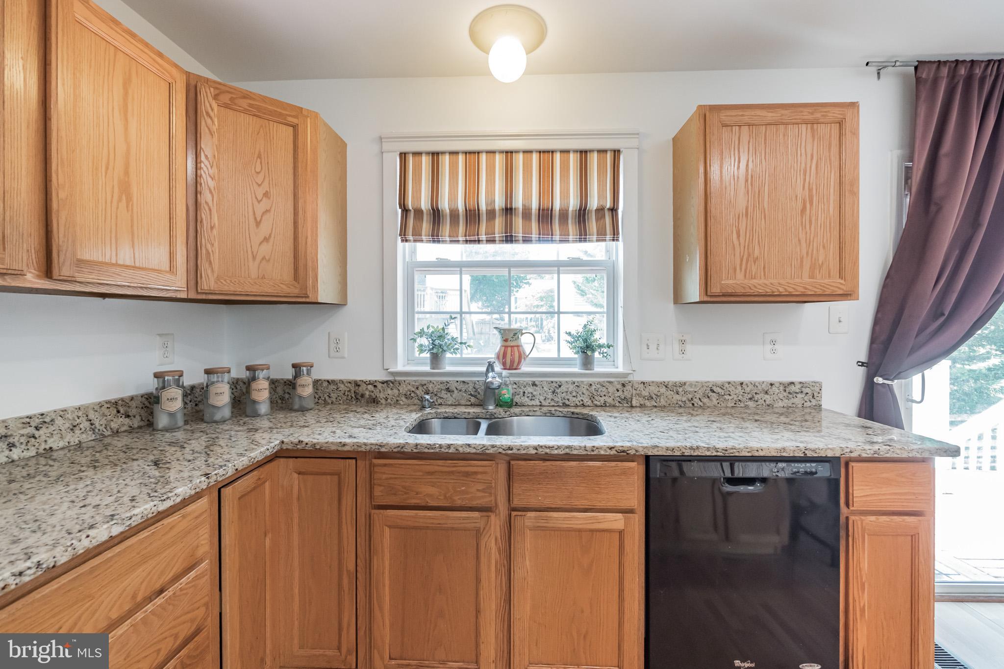 11608 Scarlet Leaf Circle Germantown, MD 20876 - Photo 8 of 31