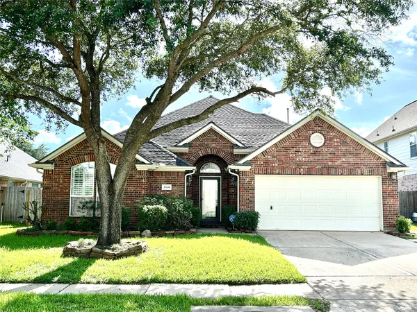 $2,500 | 2606 Sun Flare Lane, Pearland, TX 77584