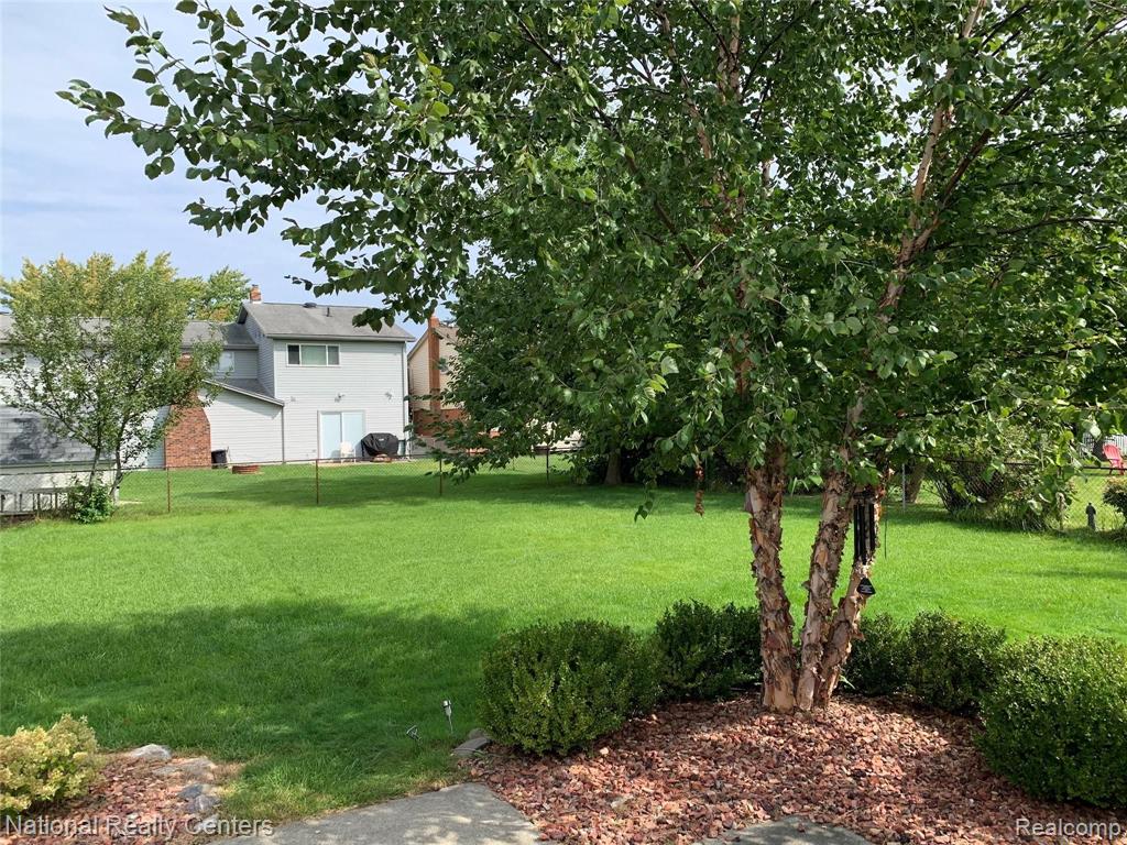 42252 Barchester Road Canton, MI 48187 - Photo 46 of 47