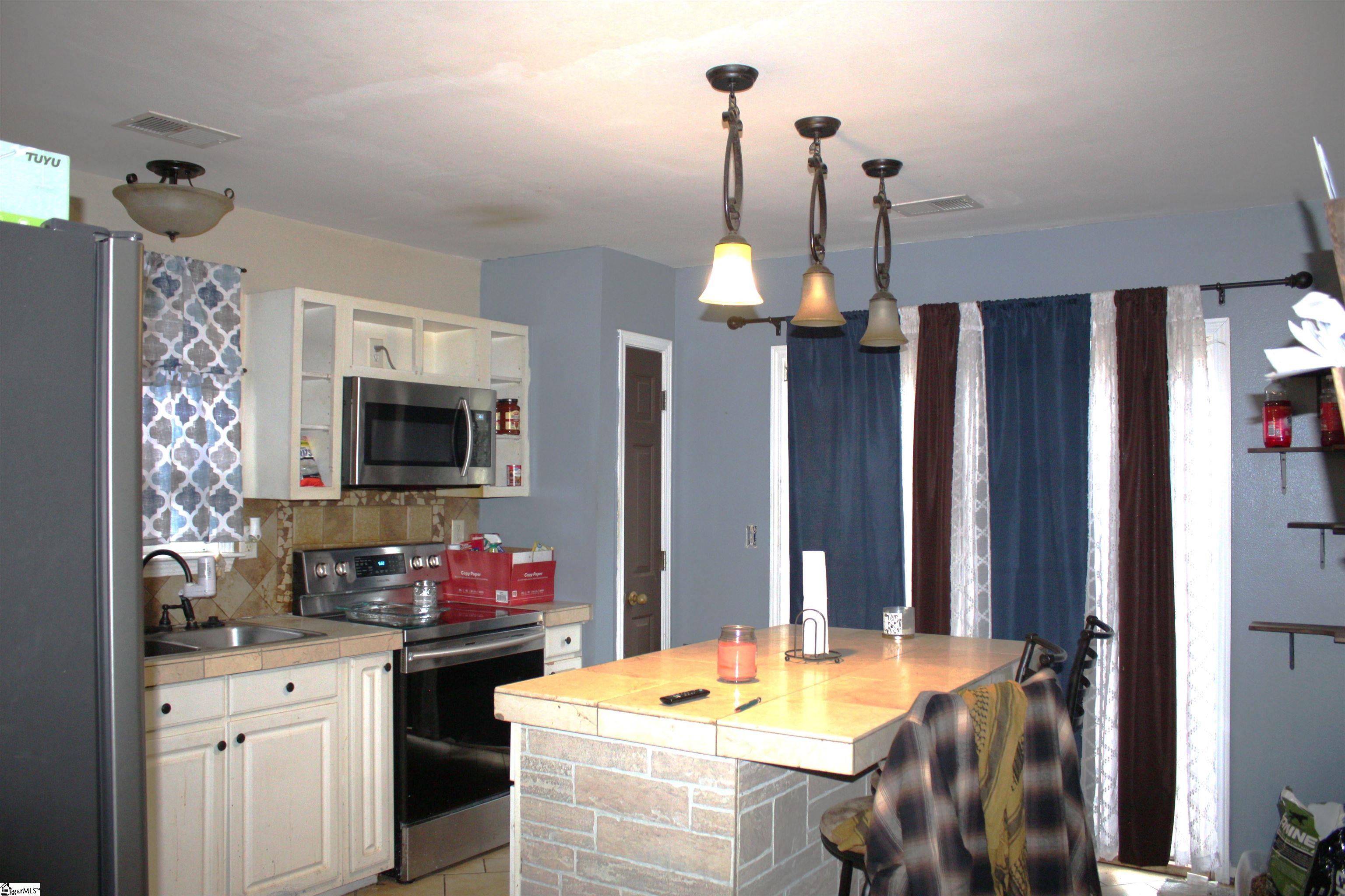 281 Rivers Edge Drive Easley, SC 29642 - Photo 2 of 26 Gallery Image 2