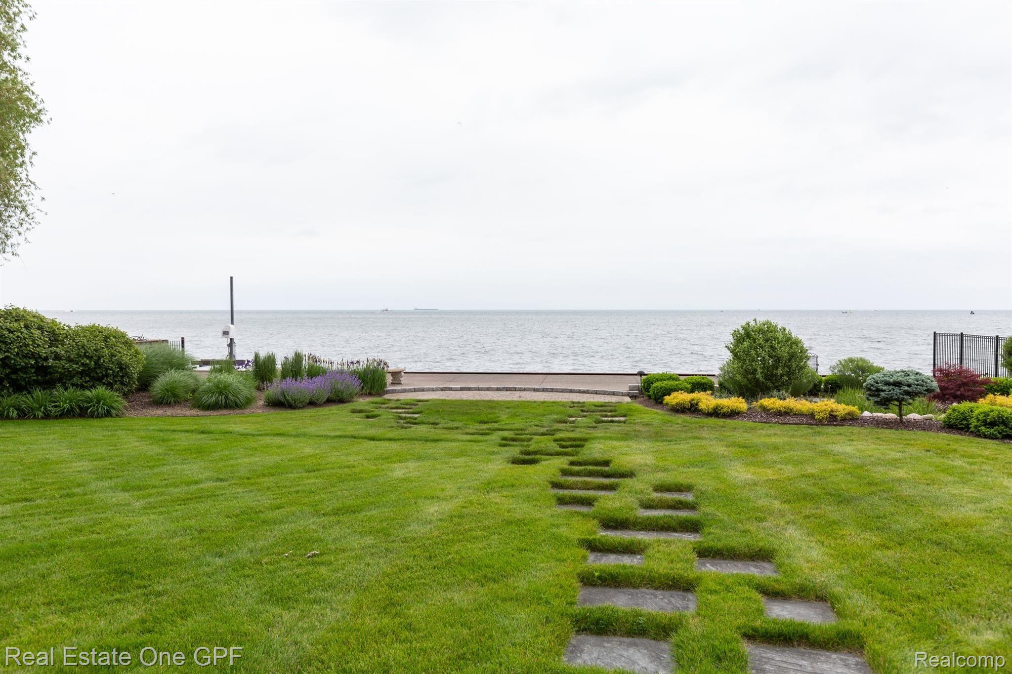 992 Lake Shore Road Grosse Pointe, MI 48236 - Photo 55 of 59 53 992LakeShoreRd-75.jpg