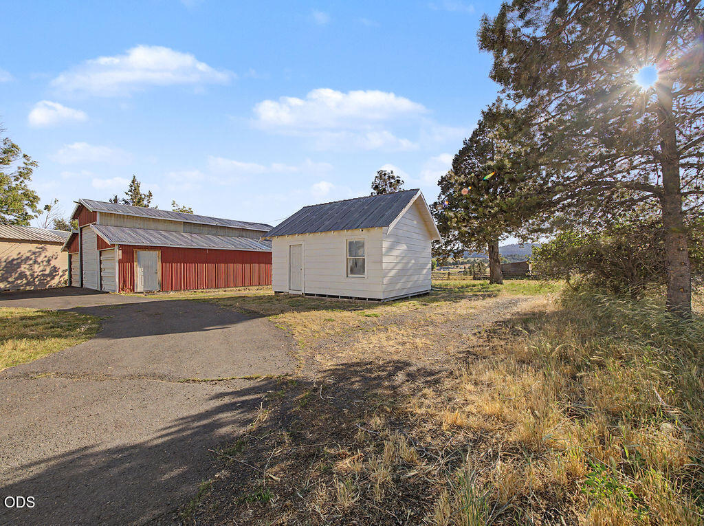 3330 Orindale Road Klamath Falls, OR 97601 - Photo 27 of 46