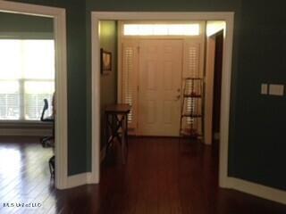 1460 Mcmaster Road Sarah, MS 38665 - Photo 20 of 40 foyer