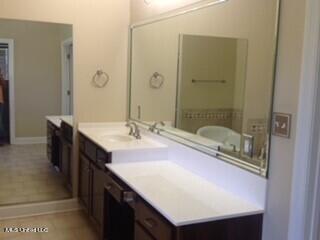1460 Mcmaster Road Sarah, MS 38665 - Photo 22 of 40 27 - Master bath