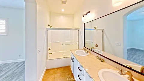$574,900 | 23808 Toscana Drive, Unit 28039, Valencia, CA 91354