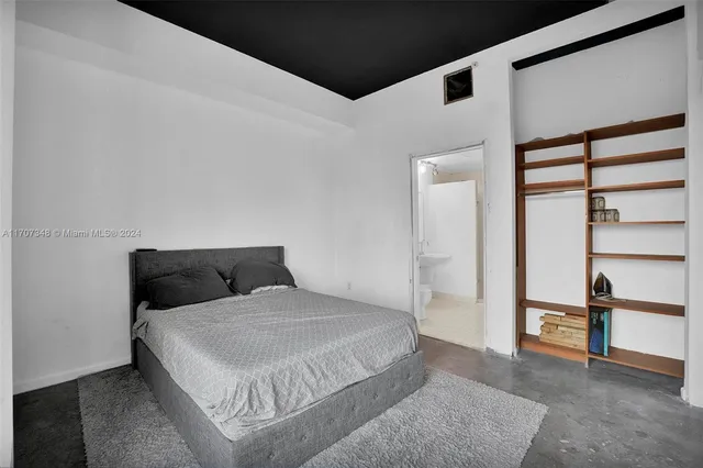 $425,000 | 10 Southwest South River Drive, Unit 1109, Miami, FL 33130