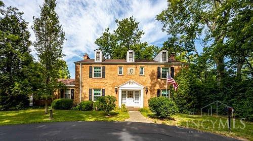 2807 Ebenezer Road Cincinnati, OH 45233 - Photo 1 of 60