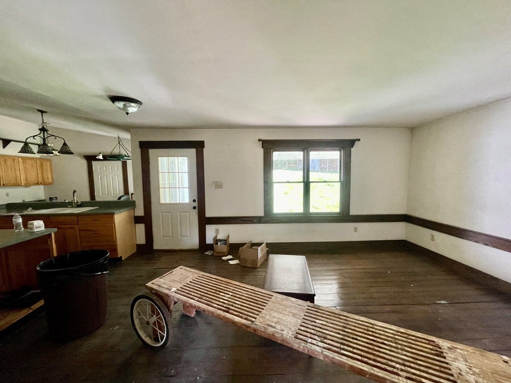 616 Stillwell Road Draper, VA 24324 - Photo 6 of 33 Gallery Image 6
