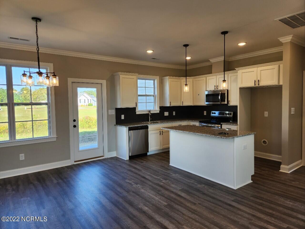 140 Eureka Avenue Washington, NC 27889 - Photo 3 of 28 20221012_103854