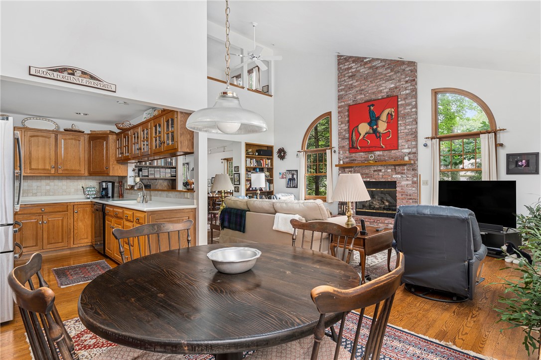 253 Table Rock Road South Kingstown, RI 02879 - Photo 13 of 44 Eat In Kitchen