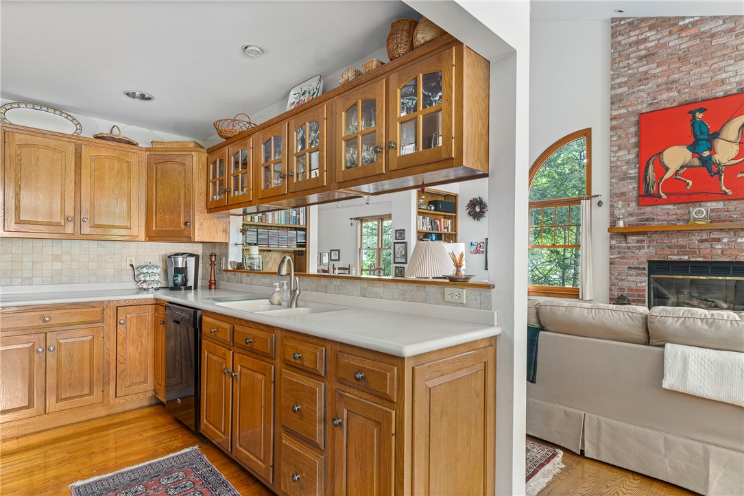 253 Table Rock Road South Kingstown, RI 02879 - Photo 15 of 44 Kitchen