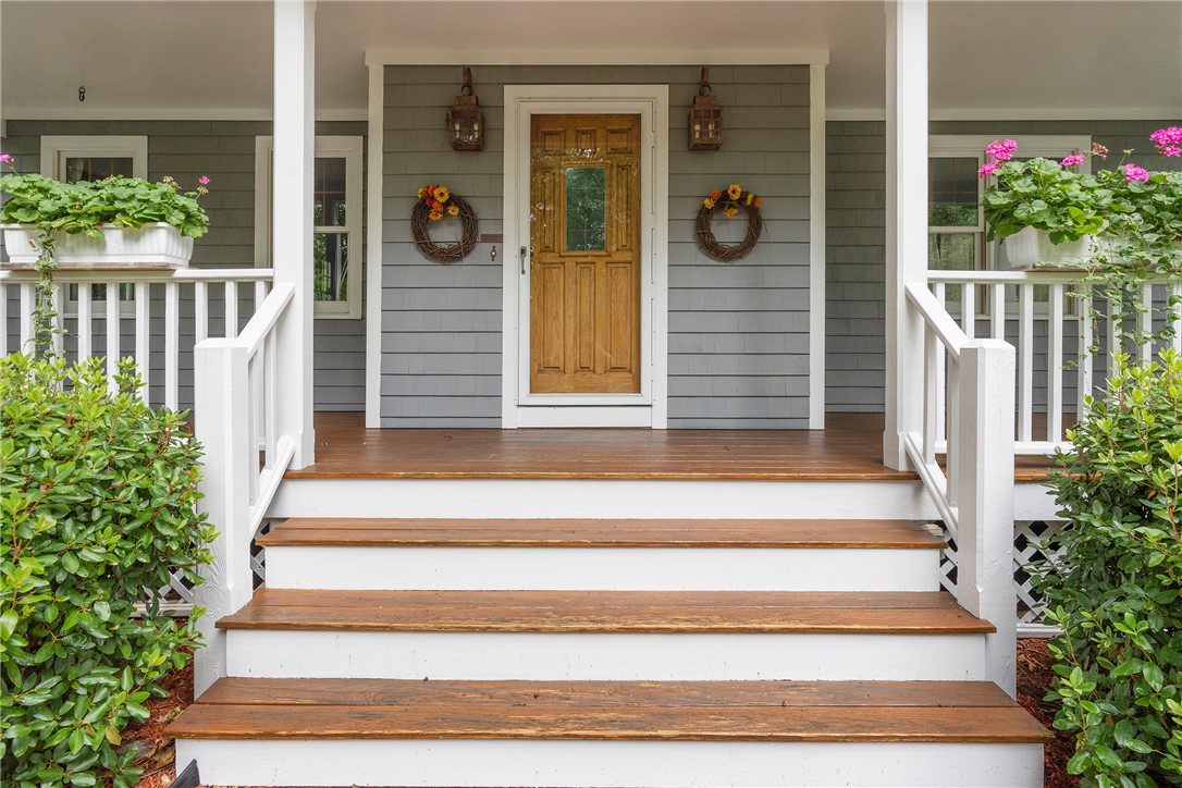 253 Table Rock Road South Kingstown, RI 02879 - Photo 3 of 44 Welcome !