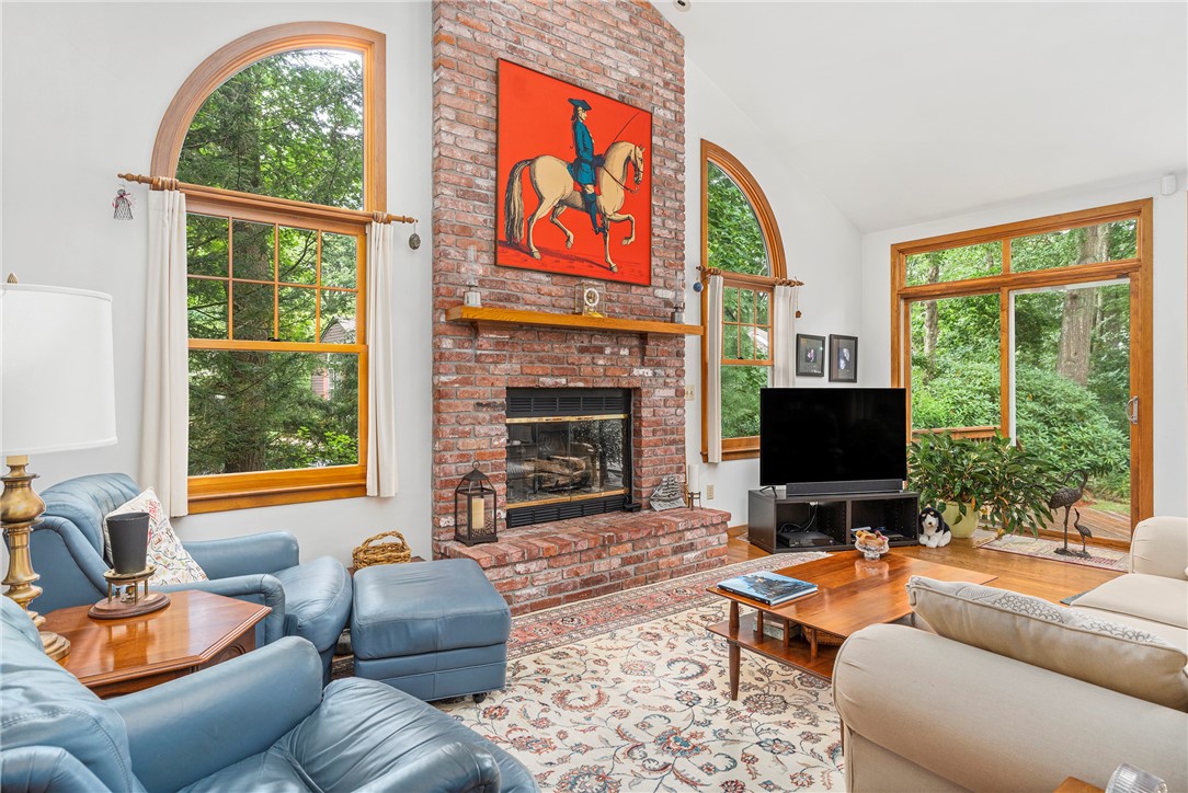 253 Table Rock Road South Kingstown, RI 02879 - Photo 6 of 44 Great Room