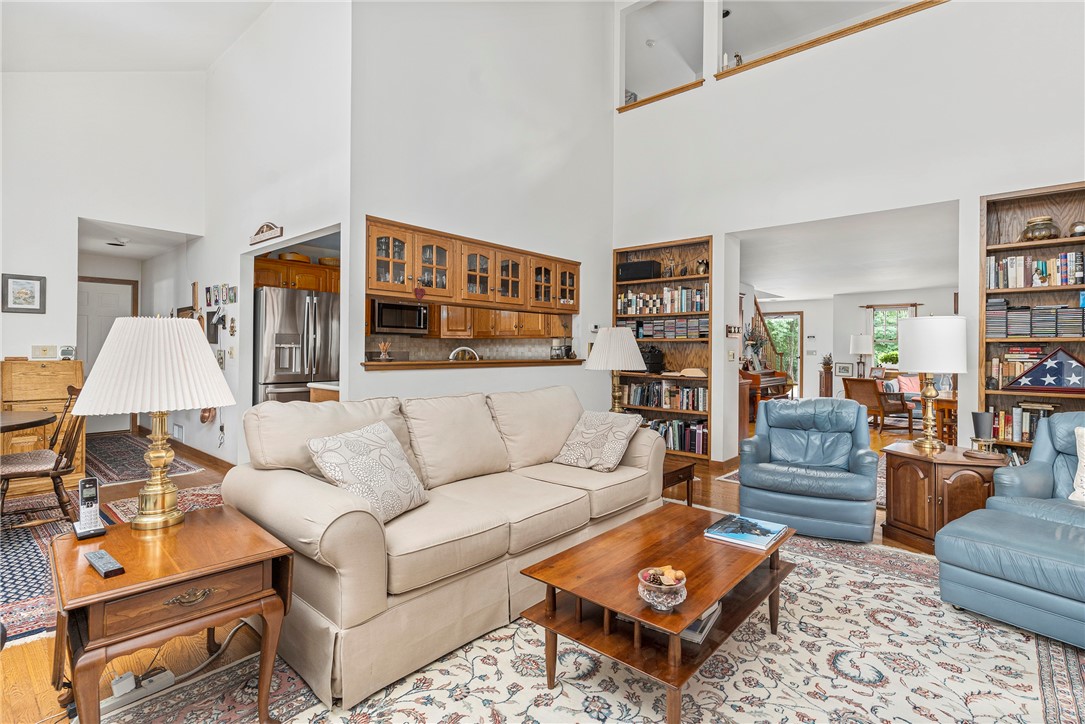253 Table Rock Road South Kingstown, RI 02879 - Photo 7 of 44 Great Room