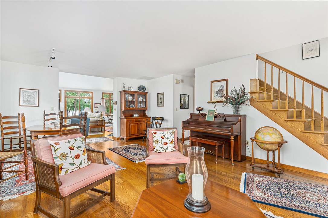 253 Table Rock Road South Kingstown, RI 02879 - Photo 10 of 44 Living Room