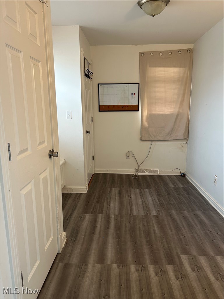 4450 State Road Cleveland, OH 44109 - Photo 11 of 15 Bonus room in master suite.