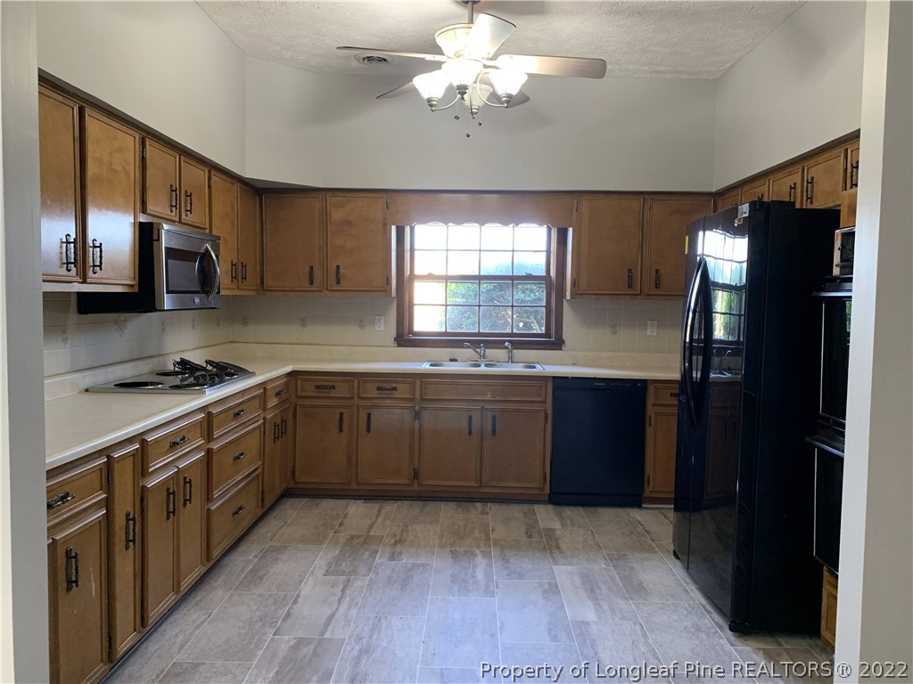 4751 Doc Bennett Road Fayetteville, NC 28306 - Photo 9 of 21 Gallery Image 9