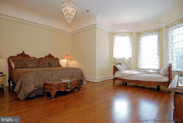 11215 Stuart Mill Road Oakton, VA 22124 - Photo 22 of 30 Bedroom #2