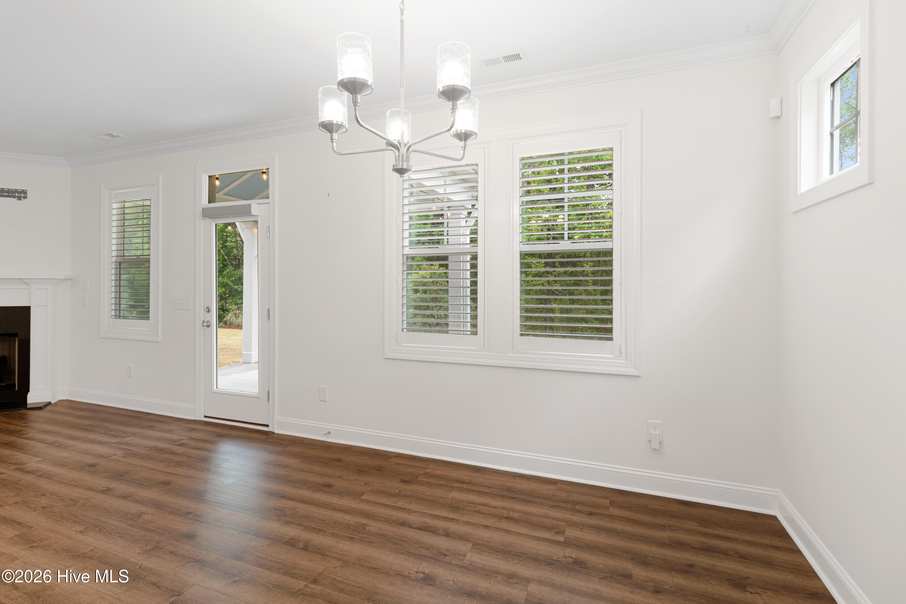 140 Freedom Park Road Beaufort, NC 28516 - Photo 13 of 54 Bright Dining Area