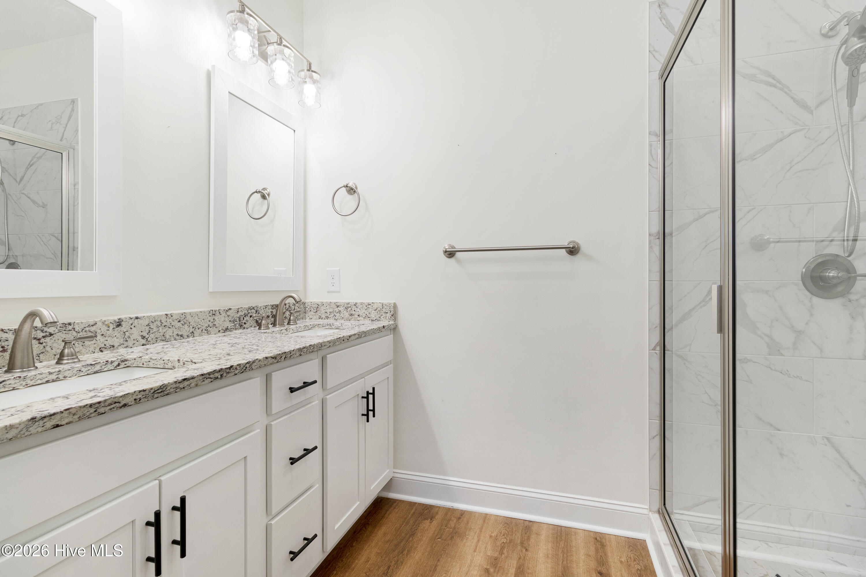 140 Freedom Park Road Beaufort, NC 28516 - Photo 21 of 54 Primary Bathroom