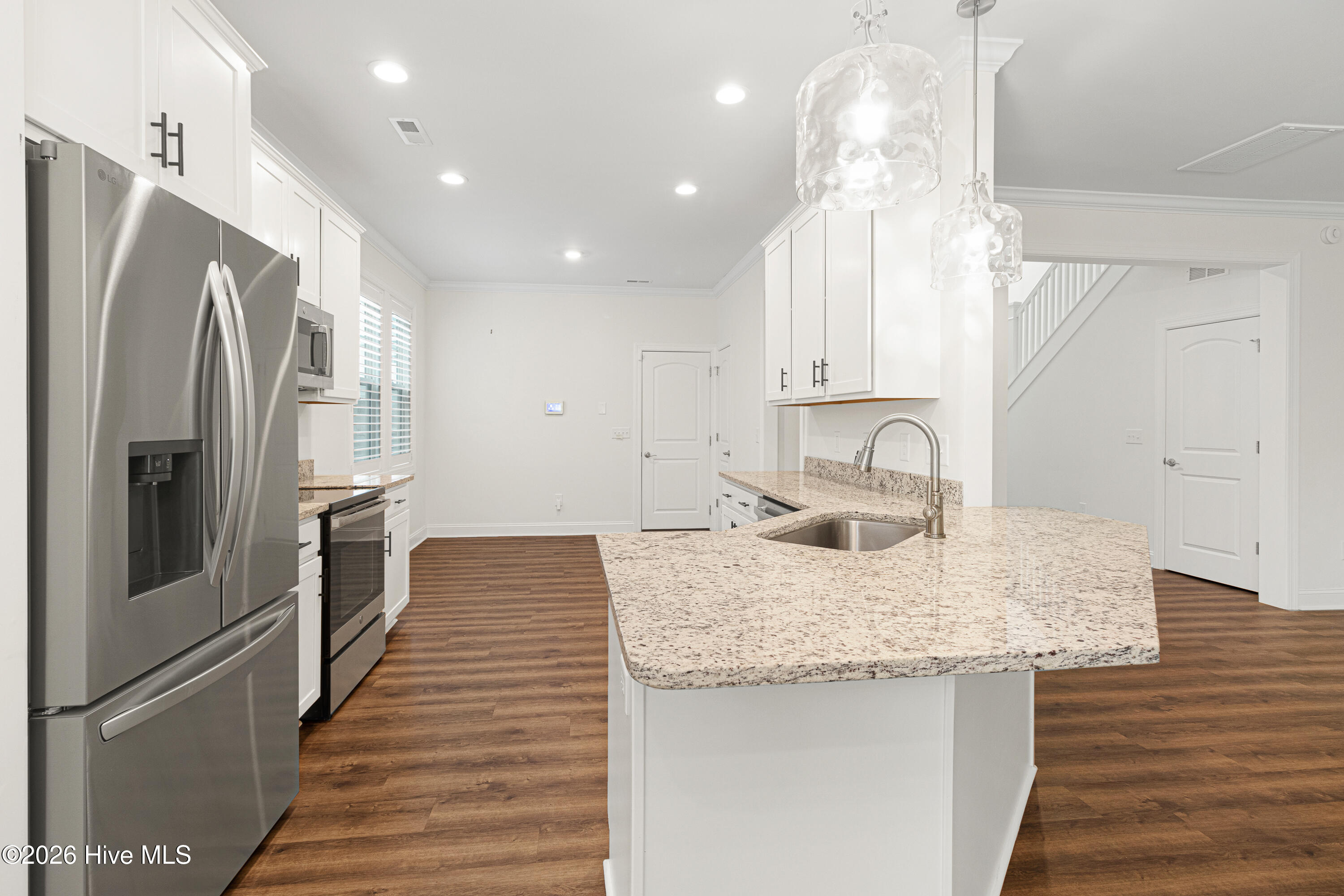 140 Freedom Park Road Beaufort, NC 28516 - Photo 10 of 54 Kitchen & Dining Area
