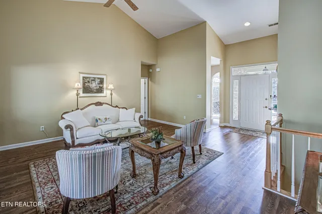 $599,000 | 211 Vinita Place, Loudon, TN 37774