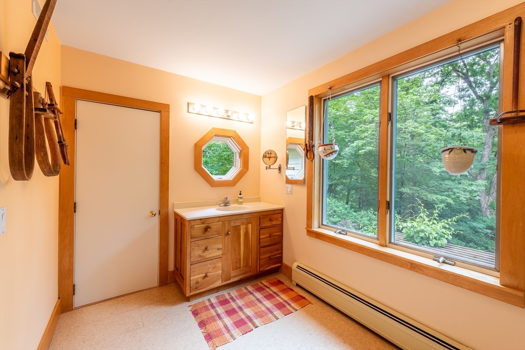 71 Morgan Circle Amherst, MA 01002 - Photo 18 of 42